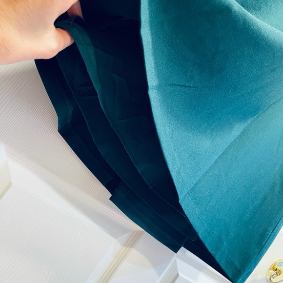 fully lined Lark & Ro inverted pleat fitted A line fir green dress cap sleeves - Picture 11 of 15